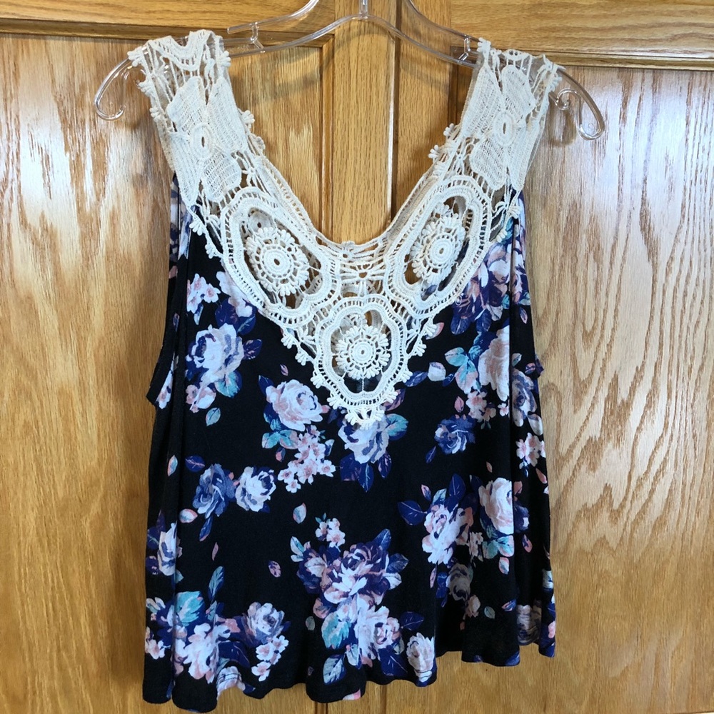Large Rue 21 sleeveless top